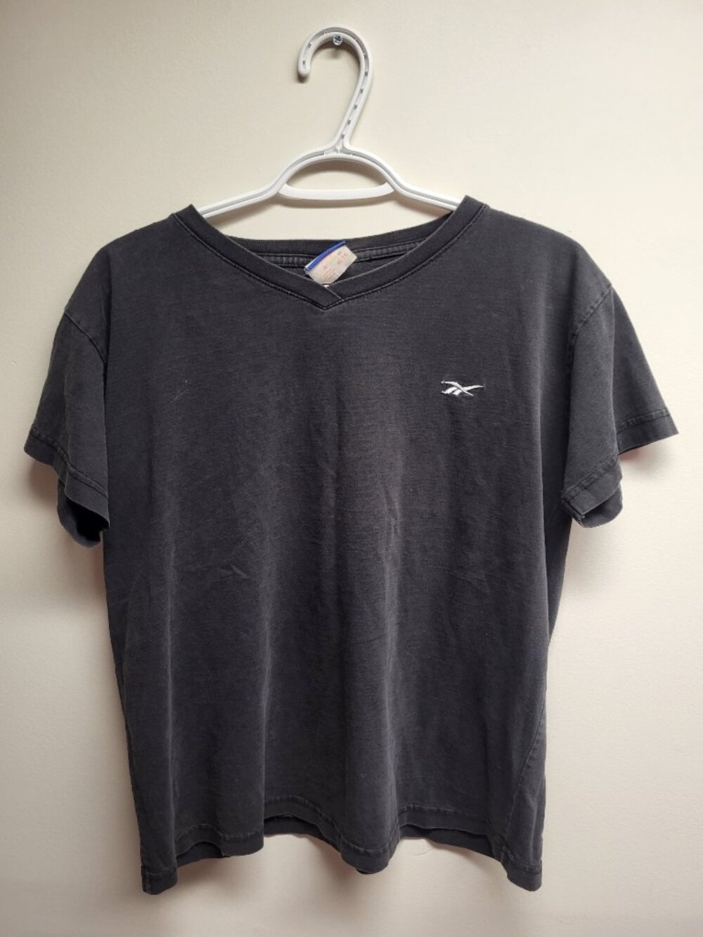 Vintage Reebok Black V-Neck T-Shirt Men's XL Made in Canada 100% Cotton